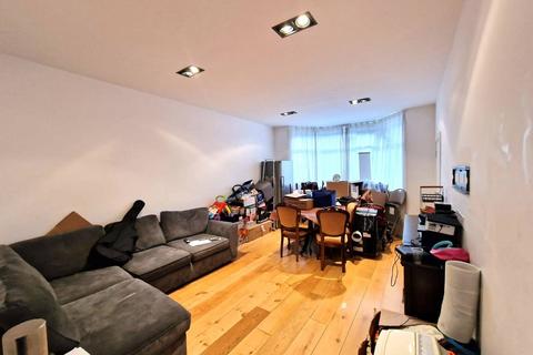 19 Beechcroft Avenue, London, NW11 8BJ