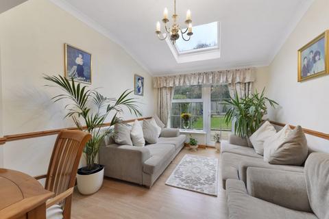 27 Fairview Close, Tonbridge, TN9 2UU