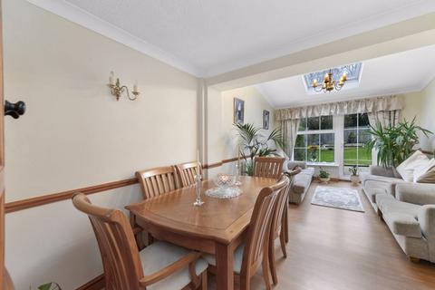 27 Fairview Close, Tonbridge, TN9 2UU