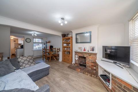 2 bedroom cottage for sale, Slip End Village