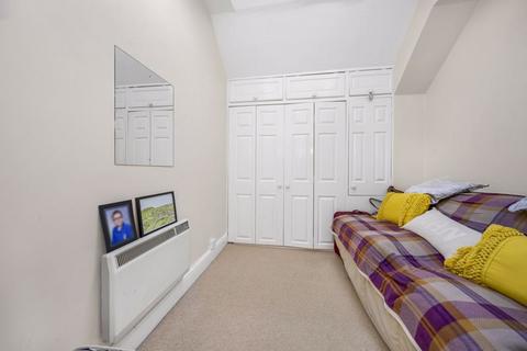 2 bedroom penthouse for sale, 59 Upton Park, Slough