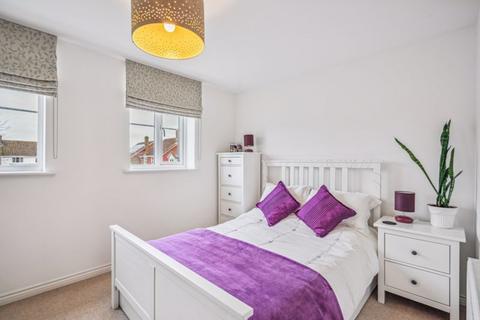 74 Corbetts Way, Thame, OX9 2FN