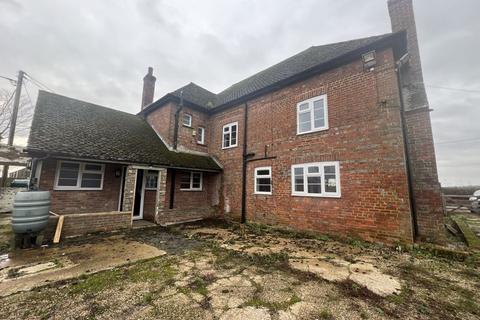 5 bedroom detached house to rent, Bridge Farmhouse, Warehorne