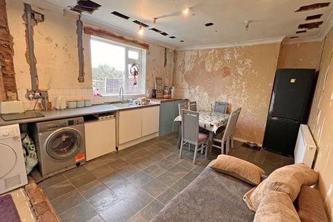 2 bedroom semi-detached house for sale - Russell Close, Bridgnorth WV15