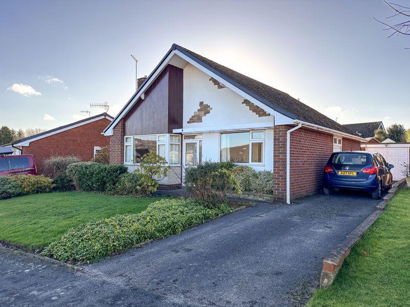 Ivy house Road, Gillow Heath, ST8 6RF 3 bed detached bungalow for sale