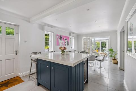 Wellswood Deadhearn Lane, Chalfont St Giles, HP8 4HG