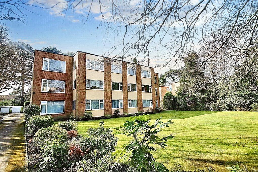 Marlborough Road, Bournemouth, BH4 2 bed apartment for sale £250,000
