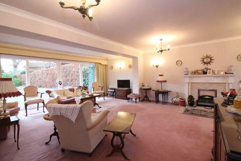 4 bedroom detached house for sale, Summercourt Square, Kingswinford DY6