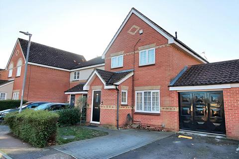 73 Bentley Drive, Church Langley, Harlow, CM17 9QT