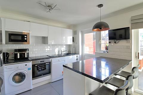 73 Bentley Drive, Church Langley, Harlow, CM17 9QT