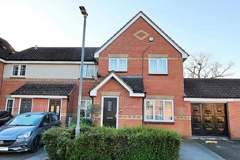 73 Bentley Drive, Church Langley, Harlow, CM17 9QT