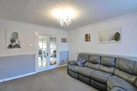 73 Bentley Drive, Church Langley, Harlow, CM17 9QT