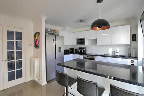 73 Bentley Drive, Church Langley, Harlow, CM17 9QT