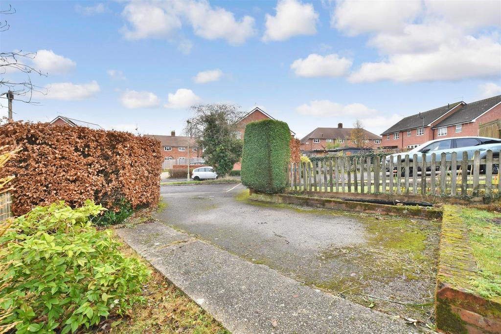 Borough Road, Petersfield, Hampshire 3 bed semidetached house £375,000
