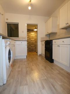 3 bedroom terraced house to rent, Well Street, Newcastle-under-Lyme ST5 1BP