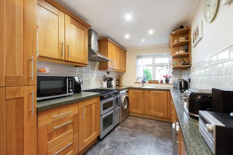 10 Overbrae, Beckenham, BR3 1SX
