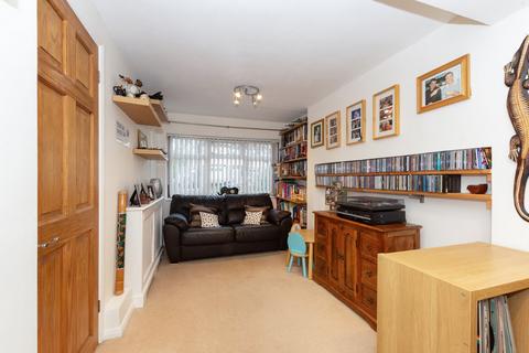10 Overbrae, Beckenham, BR3 1SX