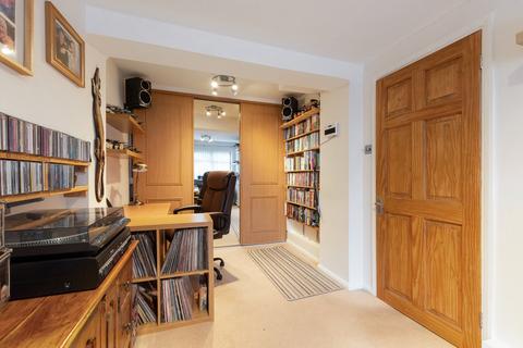 10 Overbrae, Beckenham, BR3 1SX