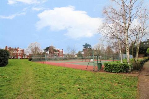 61 Acacia Way, Sidcup, DA15 8WW
