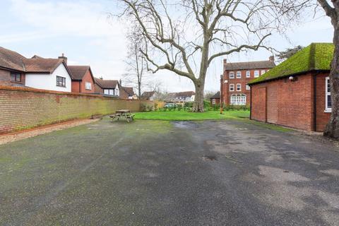 61 Acacia Way, Sidcup, DA15 8WW