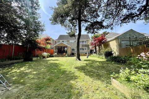 47 Stirling Road, Bournemouth, BH3 7JH