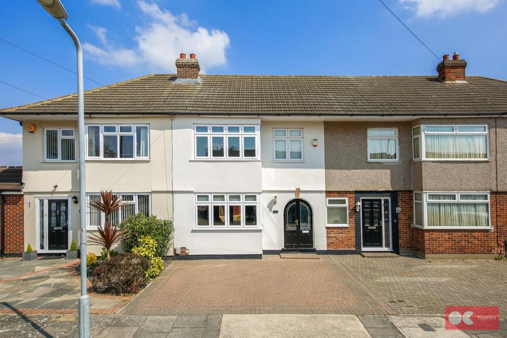 Woodside Close, Rainham RM13 3 bed terraced house for sale £450,000