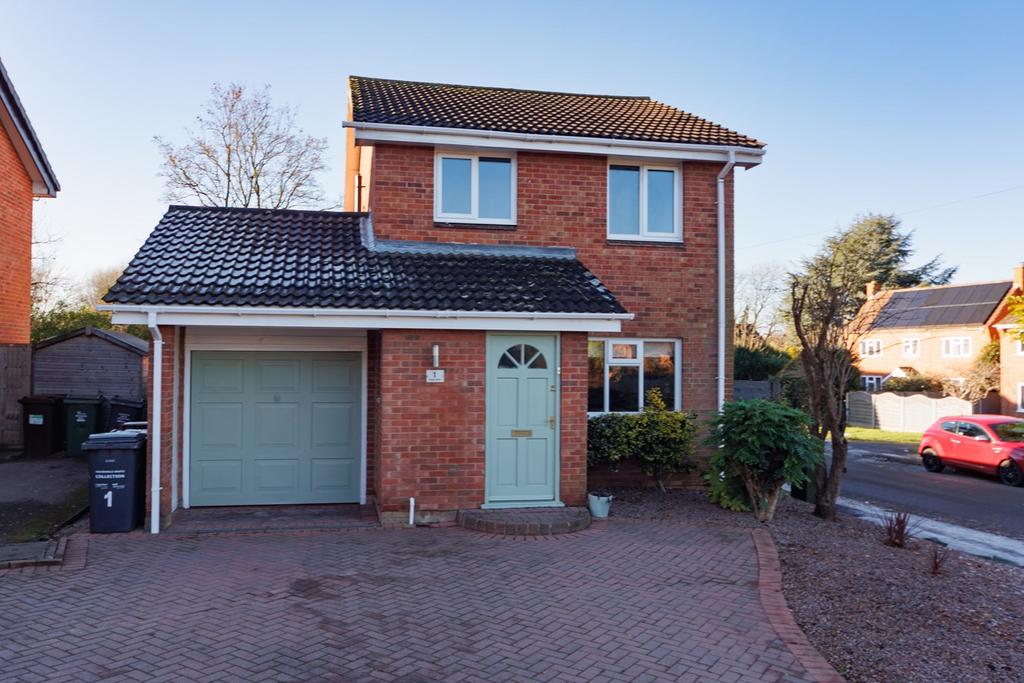 Angus Drive, Loughborough, LE11 3 bed detached house for sale £285,000