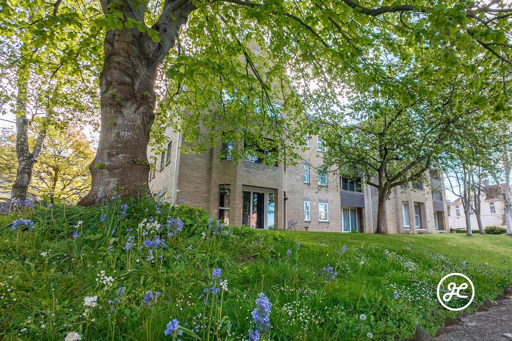 Elm Grove, Taunton TA1 2 bed flat for sale £215,000