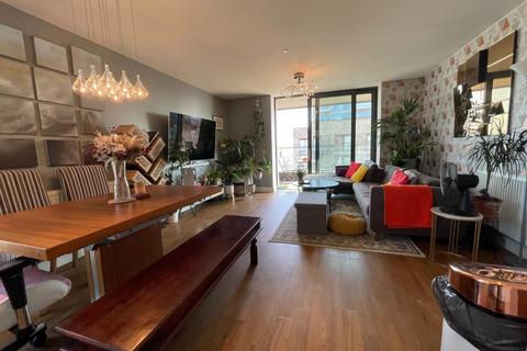 2 bedroom flat for sale, Agnes George Walk, London, E16