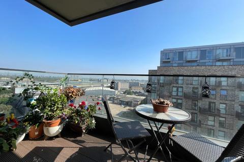 2 bedroom flat for sale, Agnes George Walk, London, E16