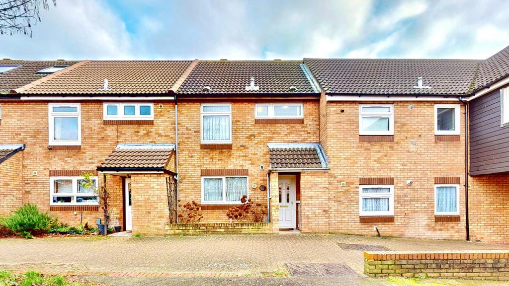Gregory Road, Romford, RM6 2 bed house for sale £320,000