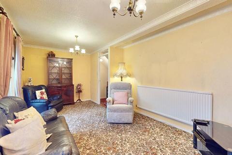 25 Gregory Road, Romford, RM6 5JJ