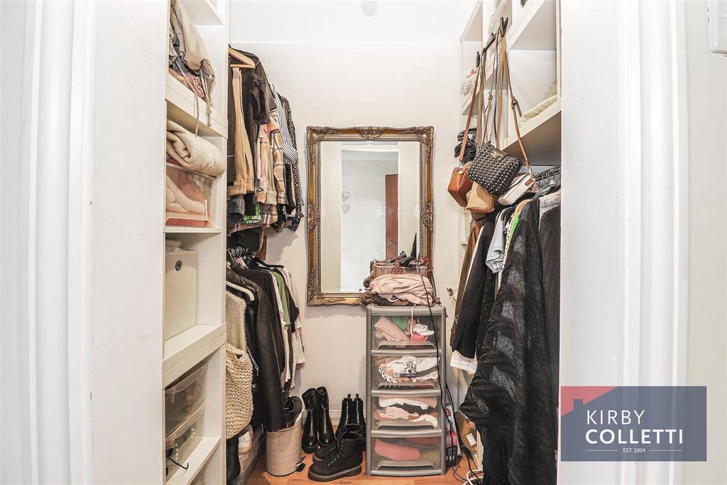 Walk in wardrobe