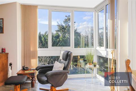 17, Eversley Lodge Park View, Hoddesdon, EN11 8PH