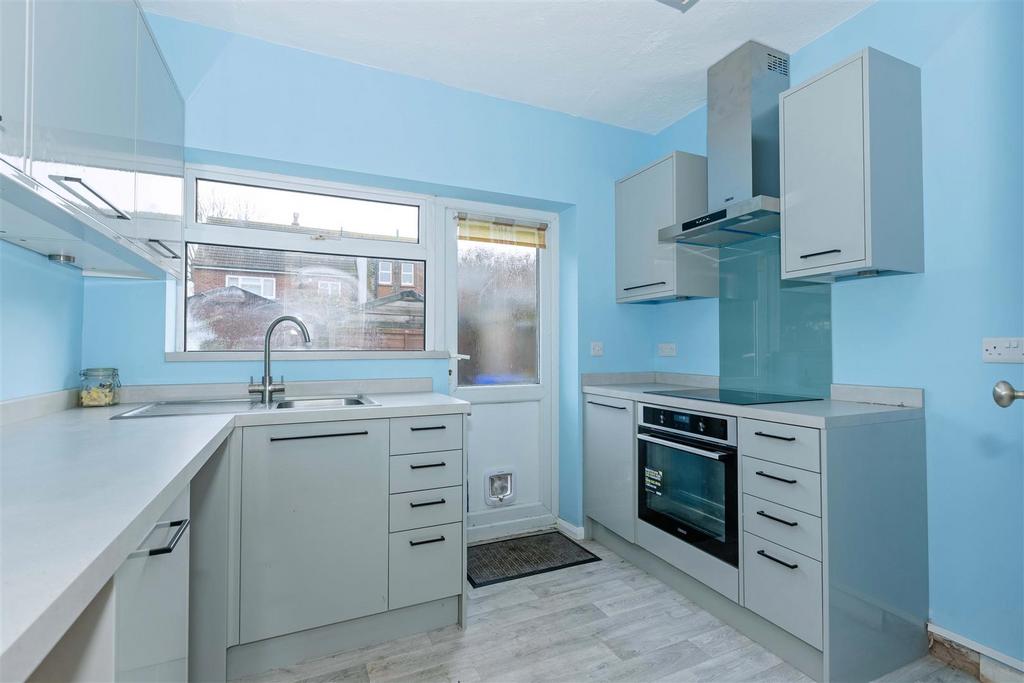 St. Anselms Road, Worthing 2 bed flat for sale £250,000
