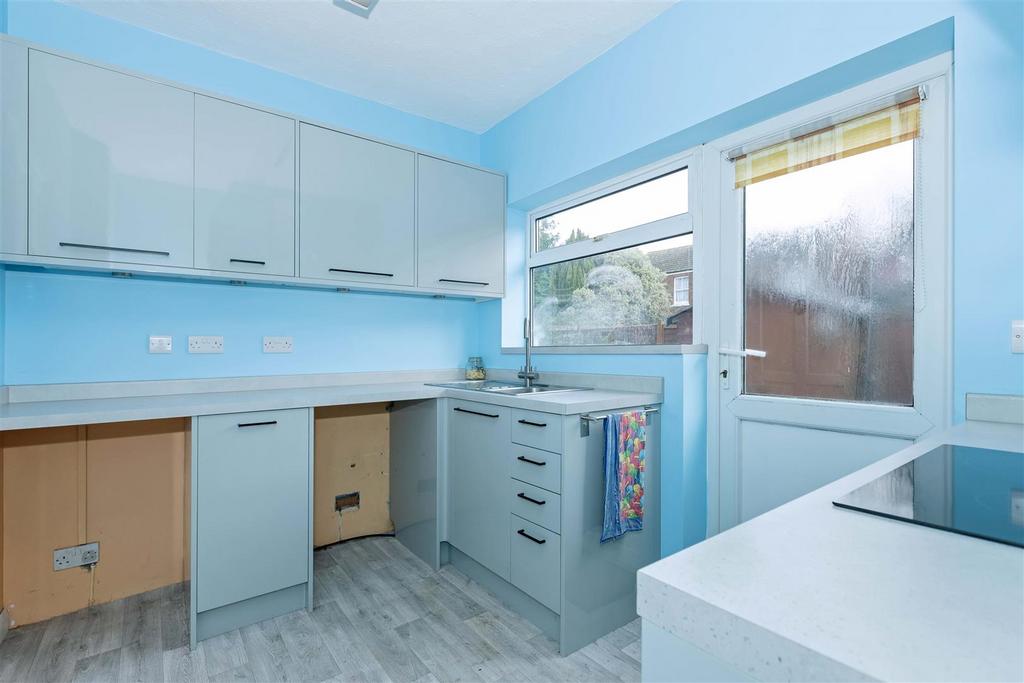 St. Anselms Road, Worthing 2 bed flat for sale £250,000