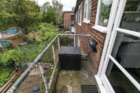 119b Northumberland Park, London, N17 0TL