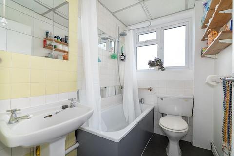 119b Northumberland Park, London, N17 0TL