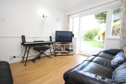 4 bedroom house to rent, Weston Road, Guildford