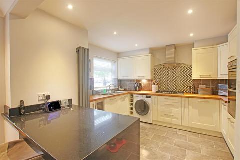 4 bedroom terraced house for sale, Claremont, Cheshunt, Waltham Cross