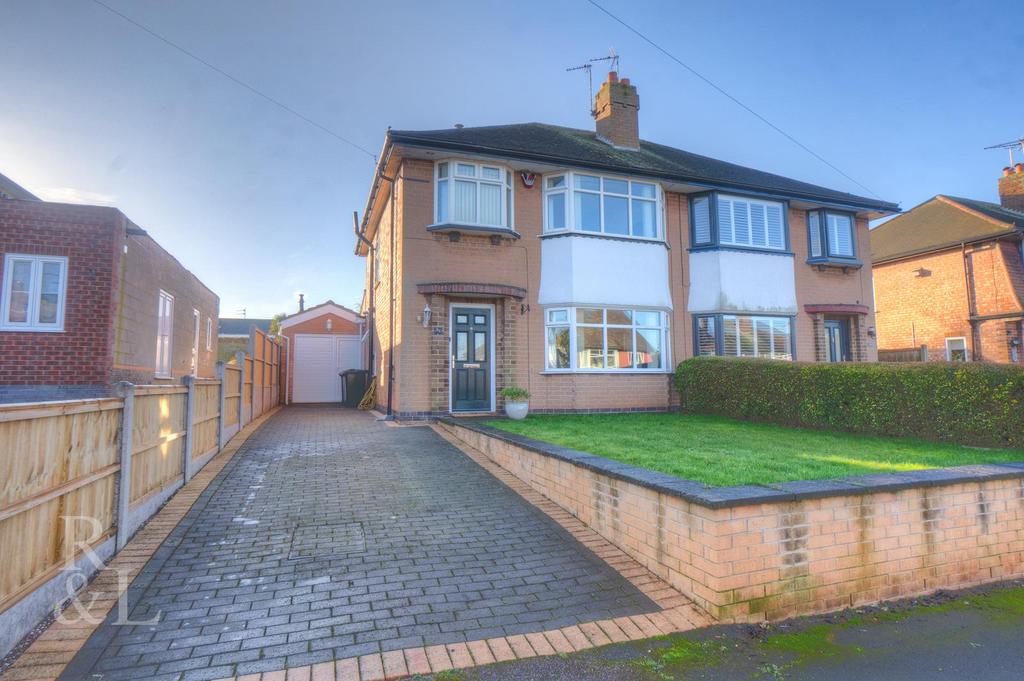 Medina Drive, Tollerton, Nottingham 3 bed semidetached house for sale