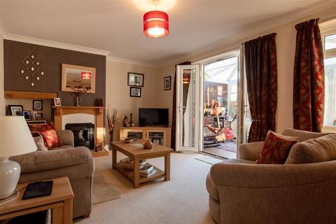 15 Archfield, Wellingborough, NN8 4HH