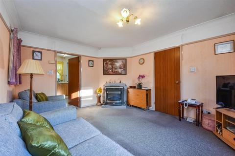 2 bedroom bungalow for sale, Heath Vale, Andover