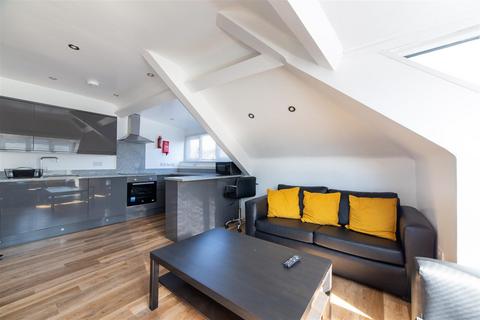 4 bedroom apartment to rent - £140pppw - Queens Road, Jesmond, Newcastle Upon Tyne