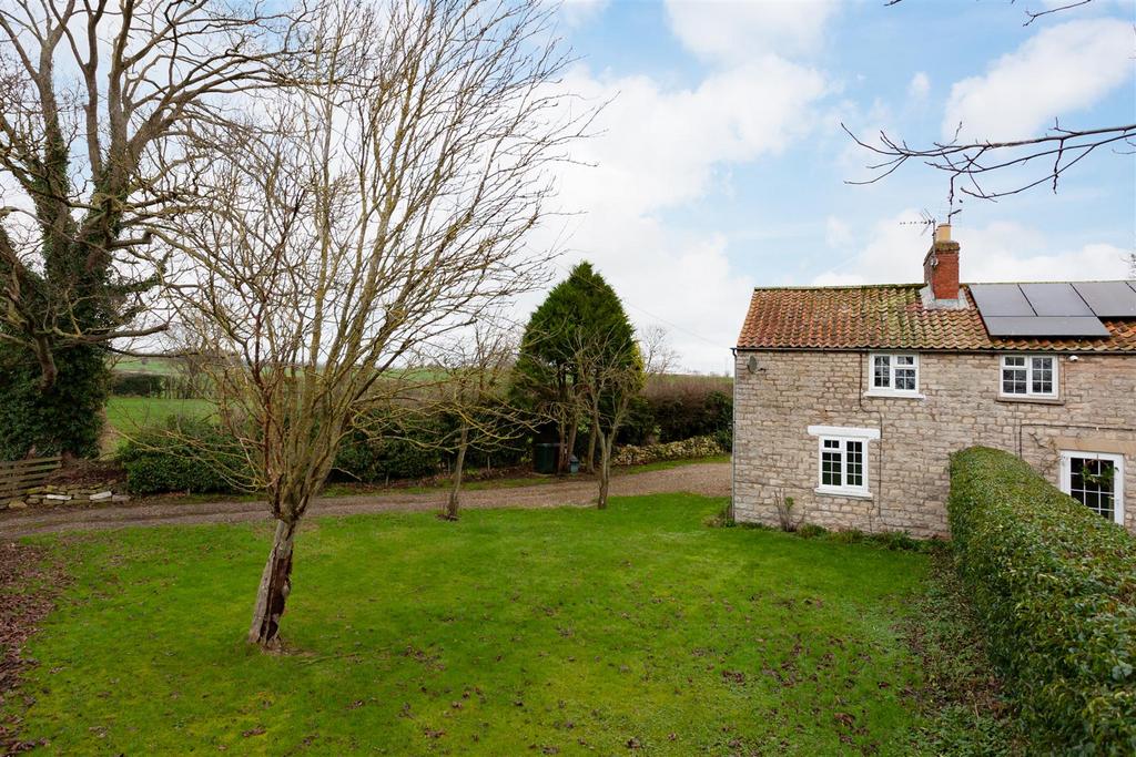 Sharina Cottage-03 - Blue Sky.jpg