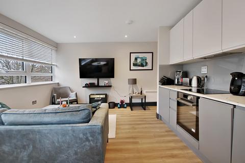 1 bedroom flat for sale - Wood Street, East Grinstead, RH19