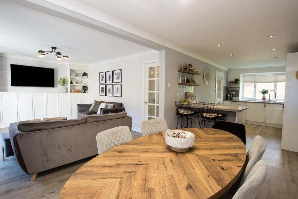 Dining &amp; Kitchen Area