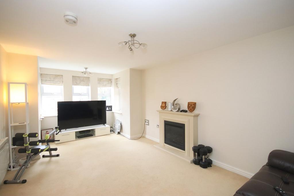 The Hawthorns, Flitwick, MK45 2 bed ground floor flat for sale £235,000