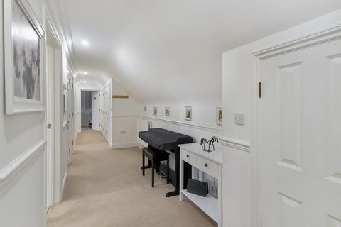 5 Anisa Close, Kings Hill, West Malling, ME19 4EW