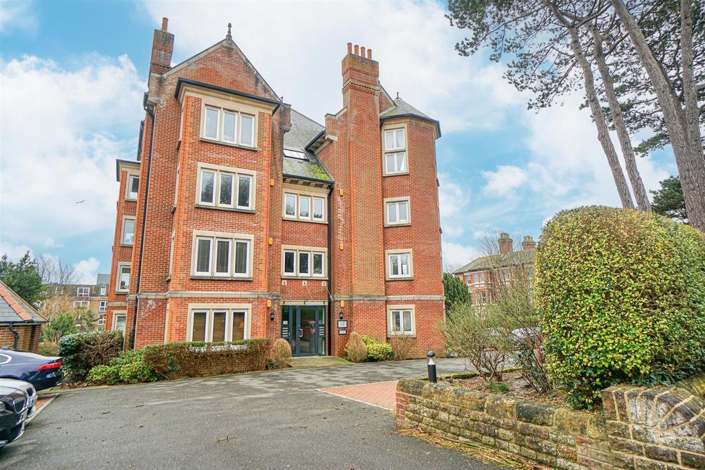 Brittany Road, St. LeonardsOnSea 2 bed flat for sale £265,000